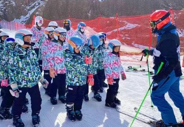 喜讯！河北旅投金山岭国际滑雪旅游度假区成功入选全国研学旅行基地